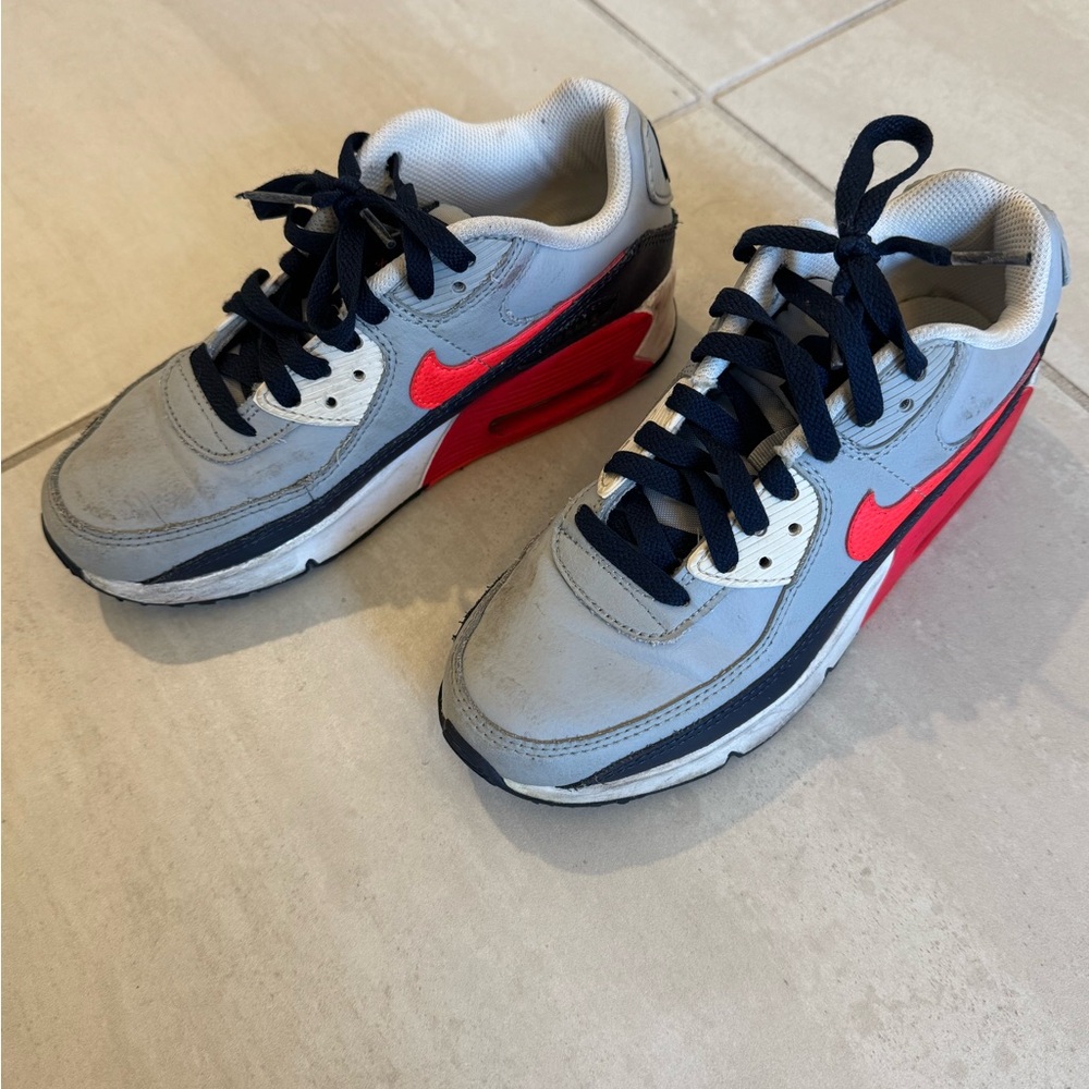 Boys Nike Air sneakers size 3.5Y
